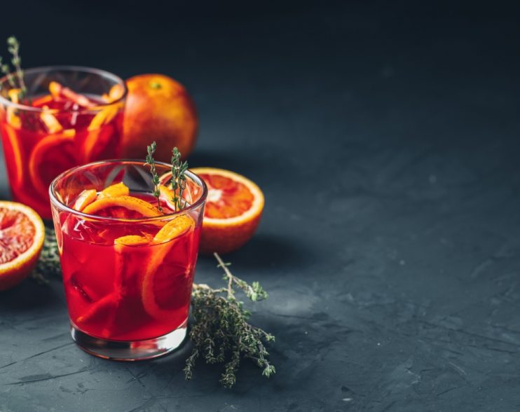 Cum să îți surprinzi oaspeții cu o băutură aperitiv: 7 recomandări