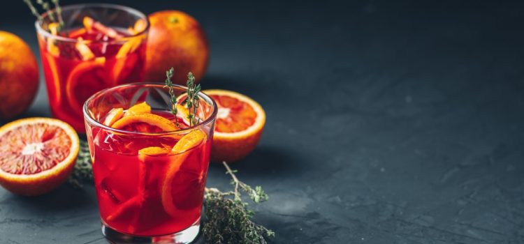 Cum să îți surprinzi oaspeții cu o băutură aperitiv: 7 recomandări